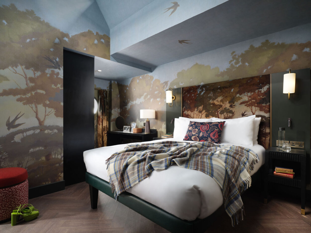 The Turret Studio Apartment Bedroom - The Other House South Kensington Hotel